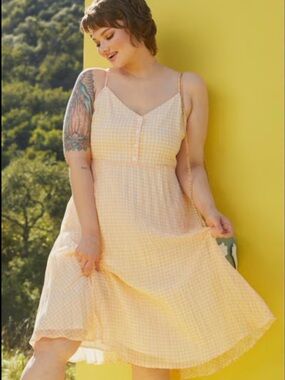Modcloth Pale peach Gingham Spaghetti-Strap knee length midi Dress